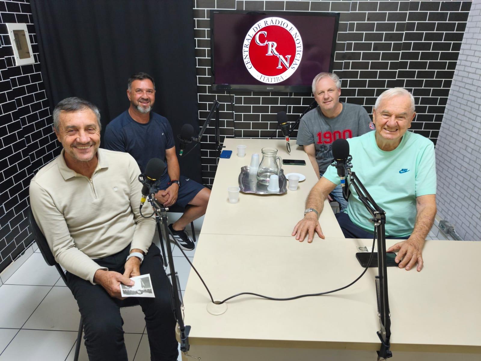 Podcast reúne Renato e Fernandinho para falar de futebol e bastidores da carreira