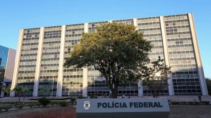 Polícia Federal faz operação para conter lavagem de dinheiro do PCC