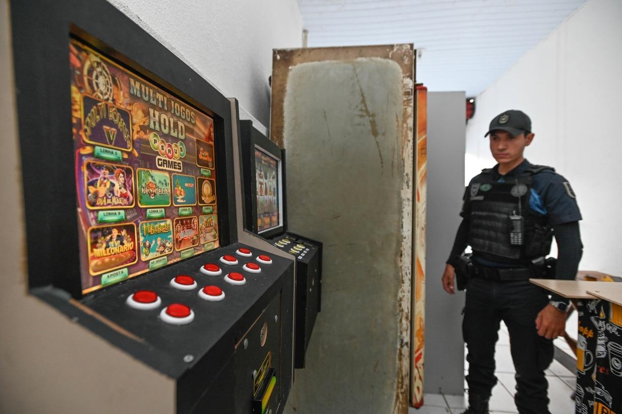 Prefeitura lacra pensão e bingo clandestinos no Centro de Campinas