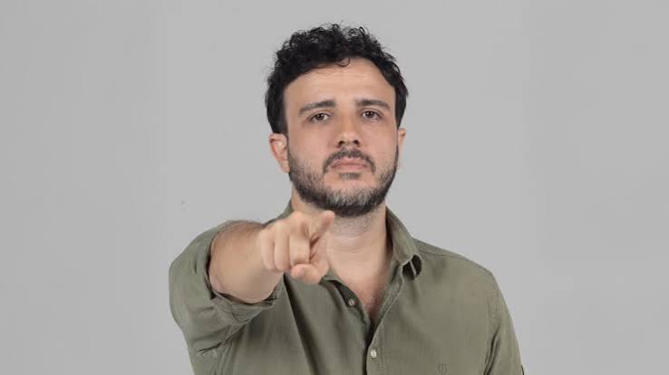 Renan Santos chama Moraes de 'marqueteiro' e 'cabo eleitoral' de Flávio Bolsonaro