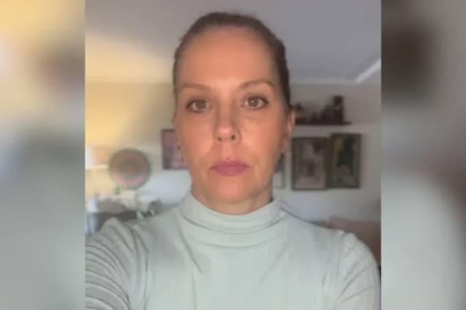 Apresentadora da Globo, Daniela Ungaretti lamenta morte da gêmea: 'Dor incrível da saudade'