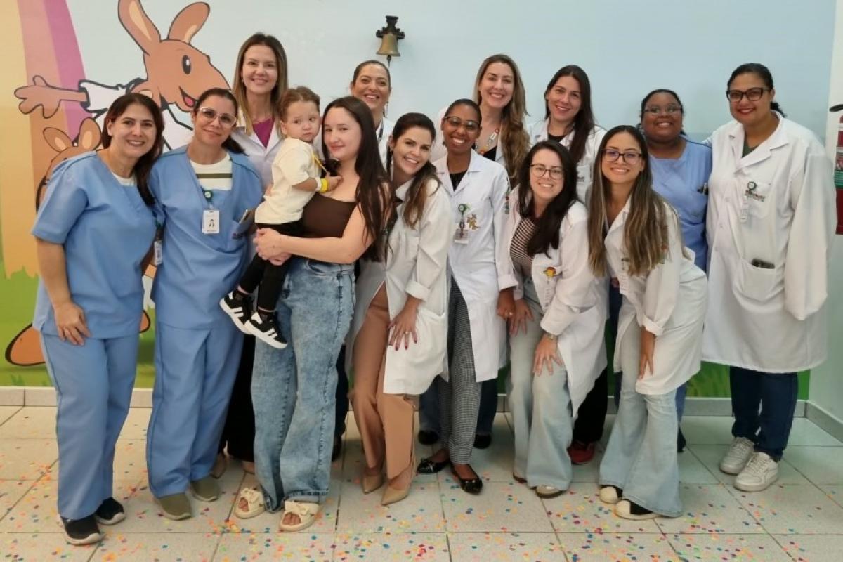 Arthur, de 2 anos e 9 meses, vence a leucemia
