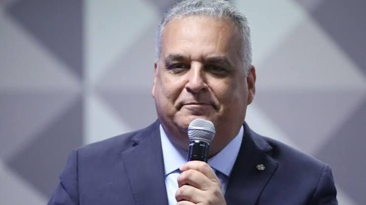 Flávio Bolsonaro anuncia Alfredo Gaspar como vice na disputa à Presidência
