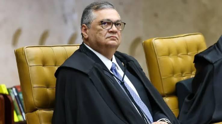 Flávio Dino autoriza novo inquérito da PF para investigar Lulinha