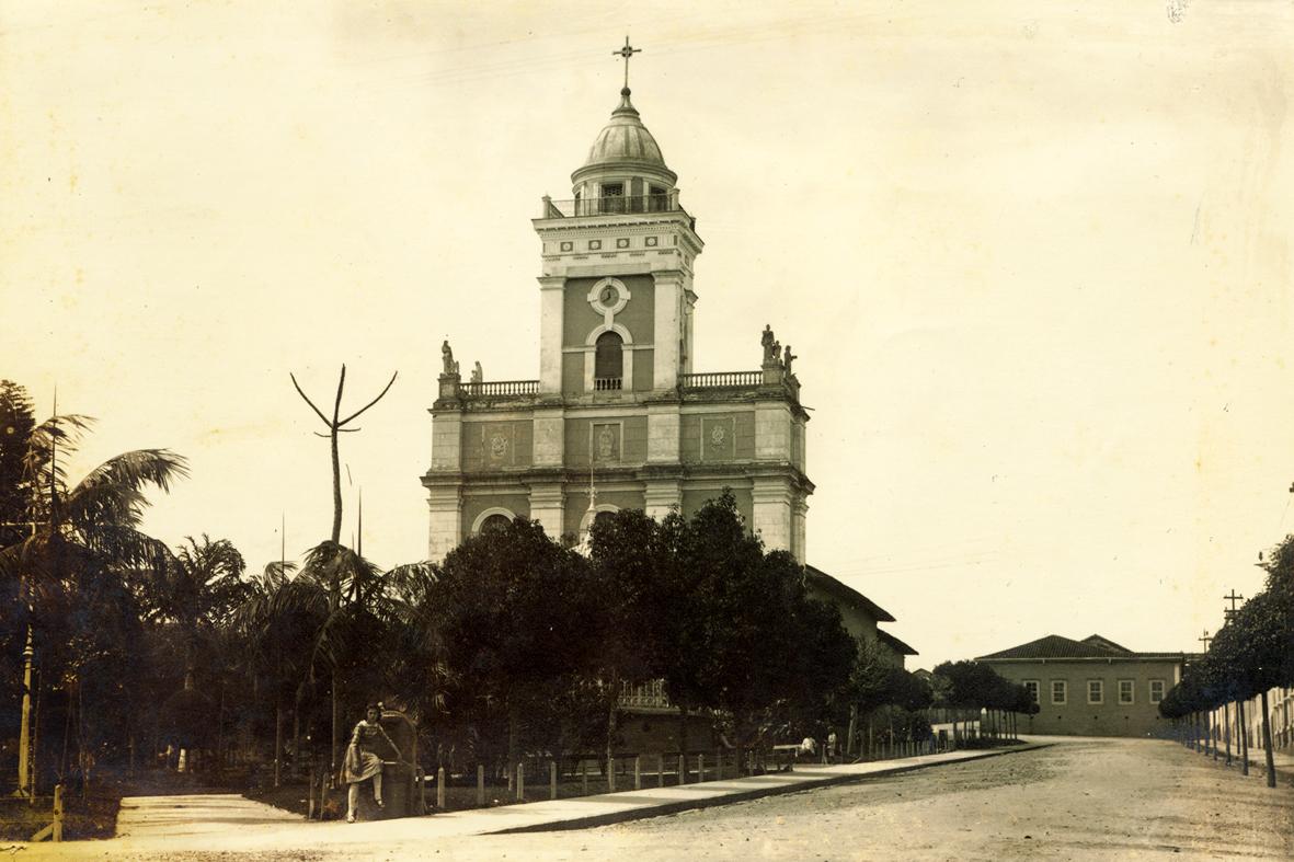 Imagens raras da Praça da Bandeira em acervos de memória