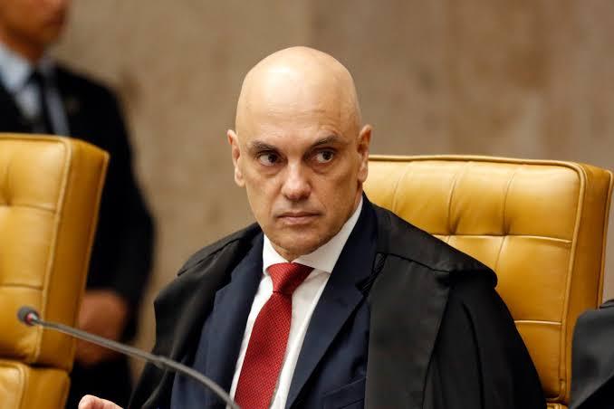 Moraes determina busca contra fonte de jornalista que publicou texto sobre carro usado por Dino