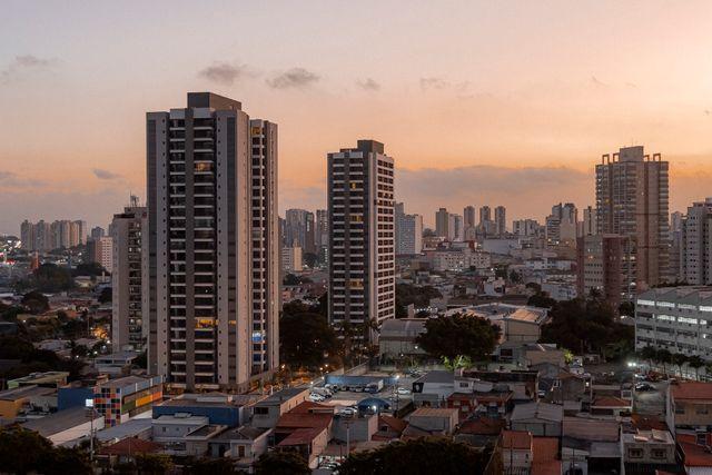 Morar perto do trabalho ou do lazer? O dilema de quem busca imóvel em SP
