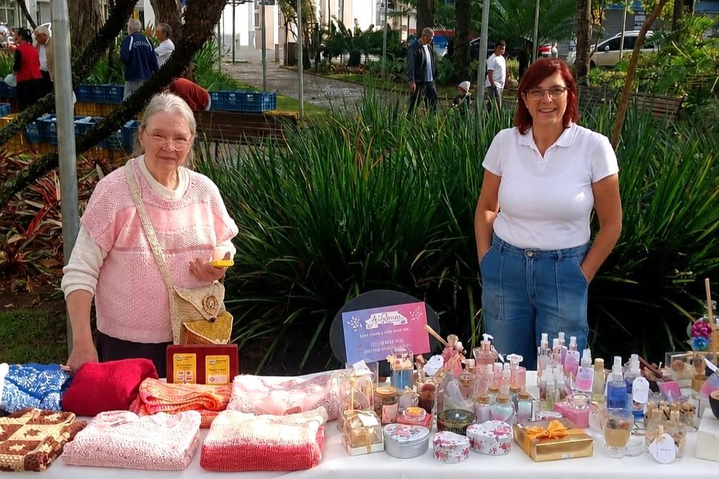 Mostra Criativa movimenta vendas e valoriza artesãos de Itatiba no Dia dos Pais