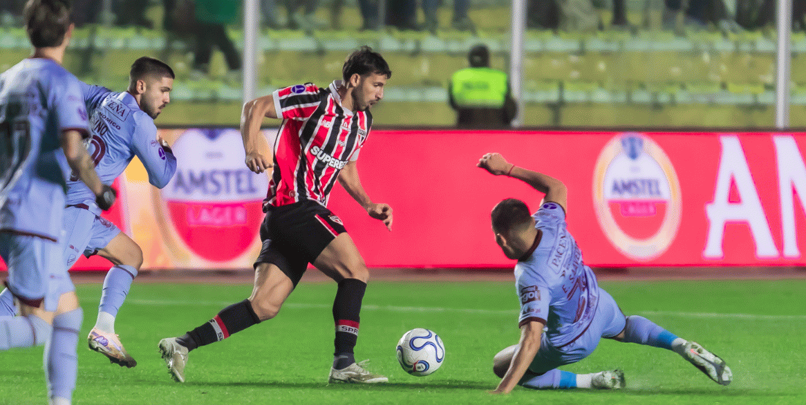 São Paulo arranca empate do Bolívar-BOL na altitude