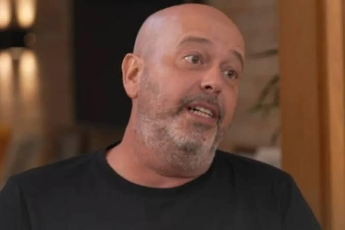 Alex Escobar prevê volta e lembra drama: 'Poderia morrer de infarto, sem saber que tinha tumor'