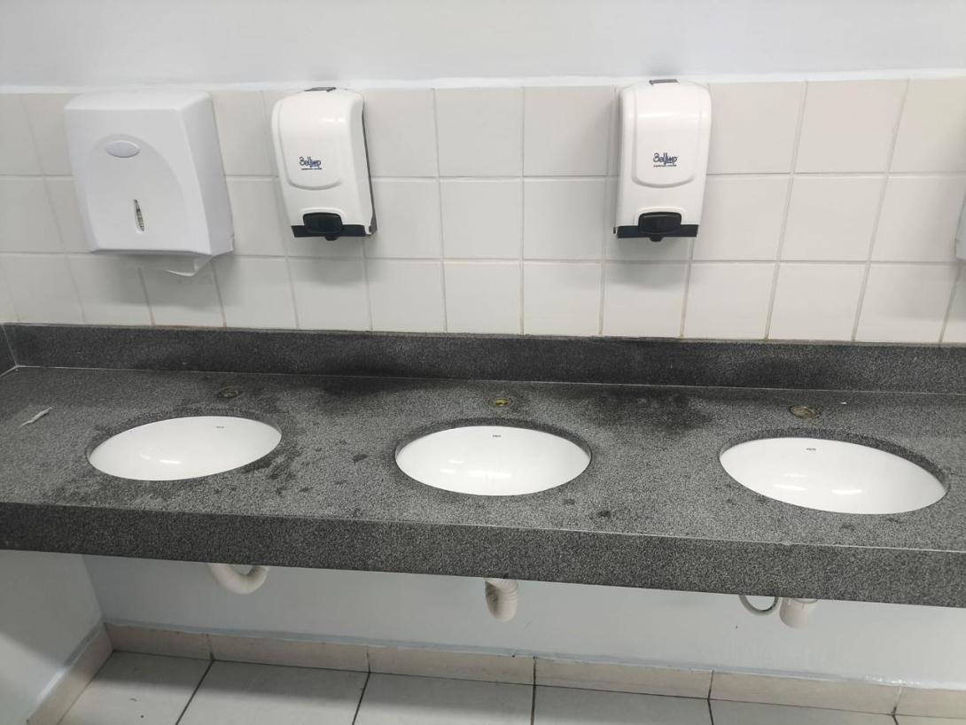 Banheiros do Hospital Mário Gatti têm 12 torneiras furtadas