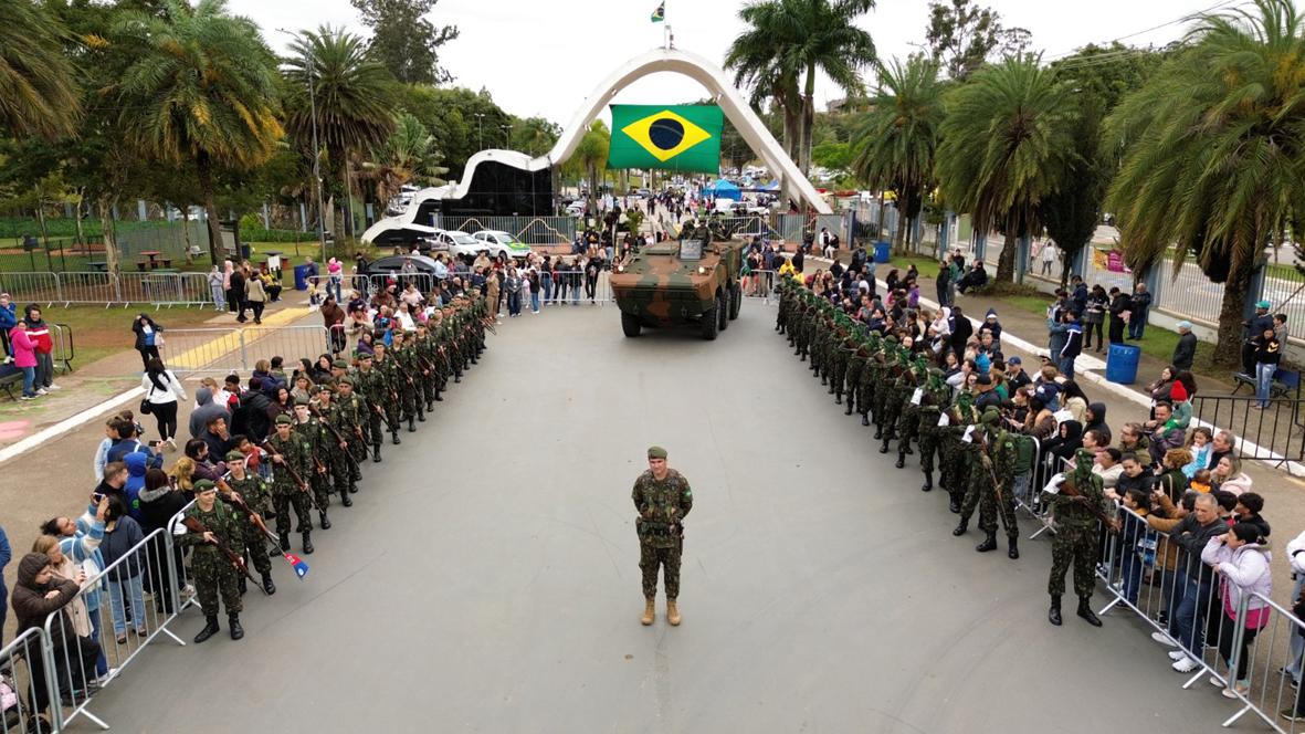 Blindado “ITATIBA” é destaque nas comemorações da Independência no município