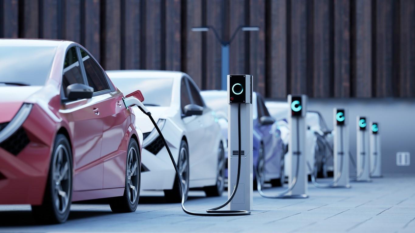 Expansão de eletropostos impulsiona mobilidade nas capitais