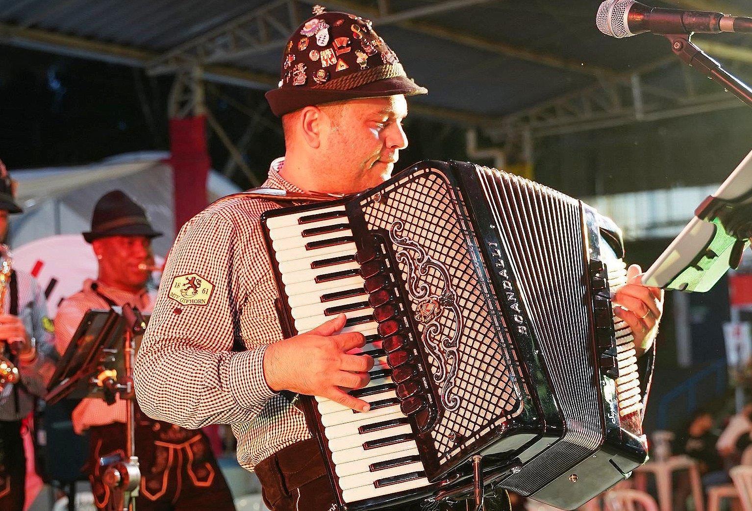Festa Alemã Atibaia reúne gastronomia, música e cultura germânica no feriado prolongado