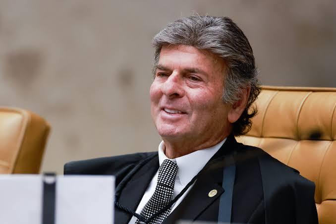 Fux suspende decisão de Dino que permitia divulgação de fake news sobre Nossa Senhora Aparecida