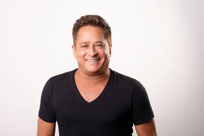 Leonardo volta a beber após quase um mês: 'Prefiro ser um gordo feliz'