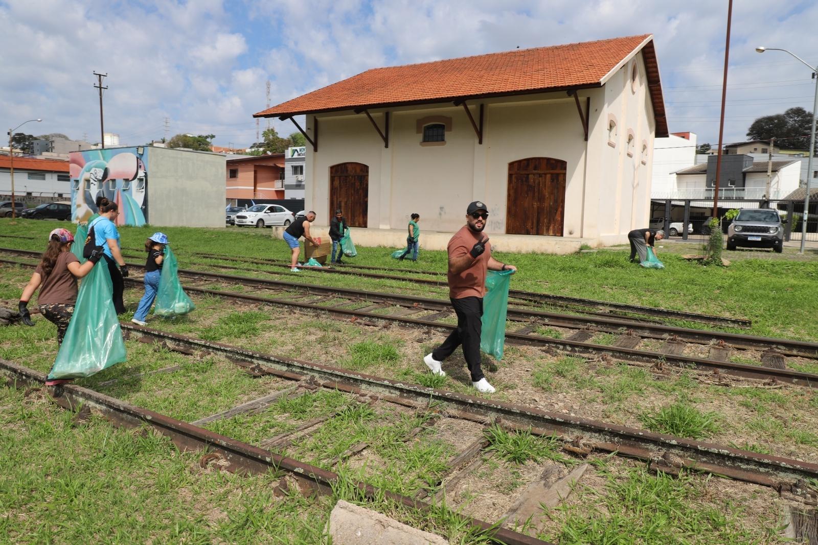 Louveira lança Projeto Rotas Limpas com ação de conscientização e mutirão na Rota Vale das Frutas