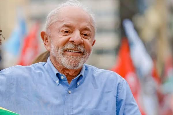 Lula tem 39% e Flávio Bolsonaro soma 34% no 1º turno, aponta Indexa/Broadcast