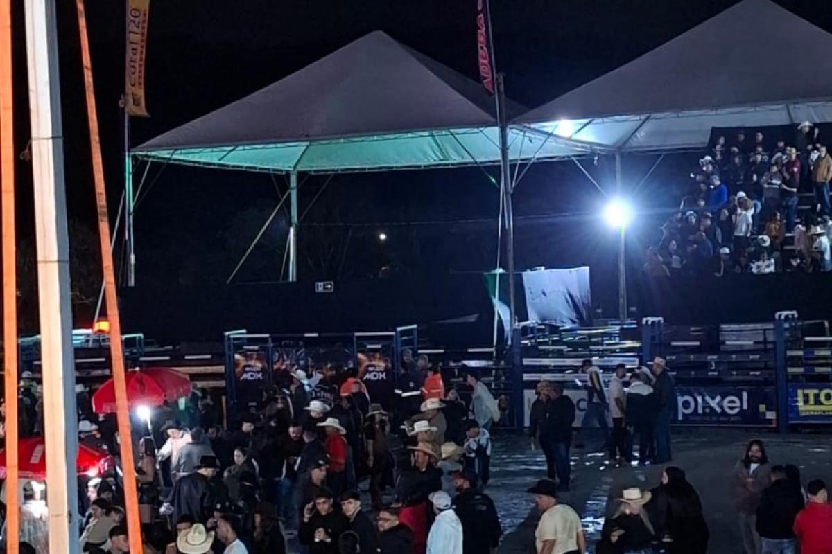 Rodeio de Campo Limpo Paulista tem desabamento de estrutura