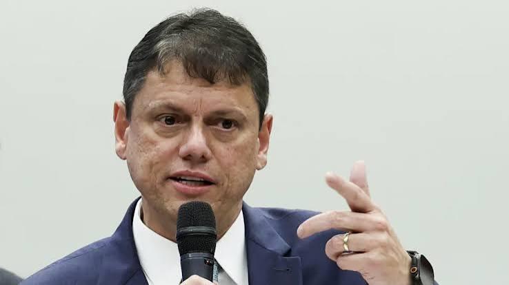 Tarcísio diz ser 'grave' revelação sobre Moraes e defende investigação rigorosa
