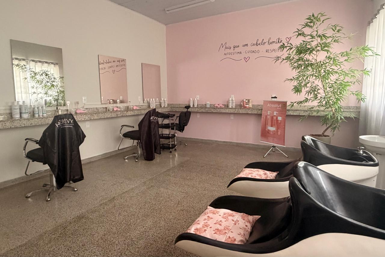 Outubro Rosa começa com novo espaço de acolhimento e beleza no CCI Outubro Rosa começa com novo espaço de acolhimento e beleza no CCI