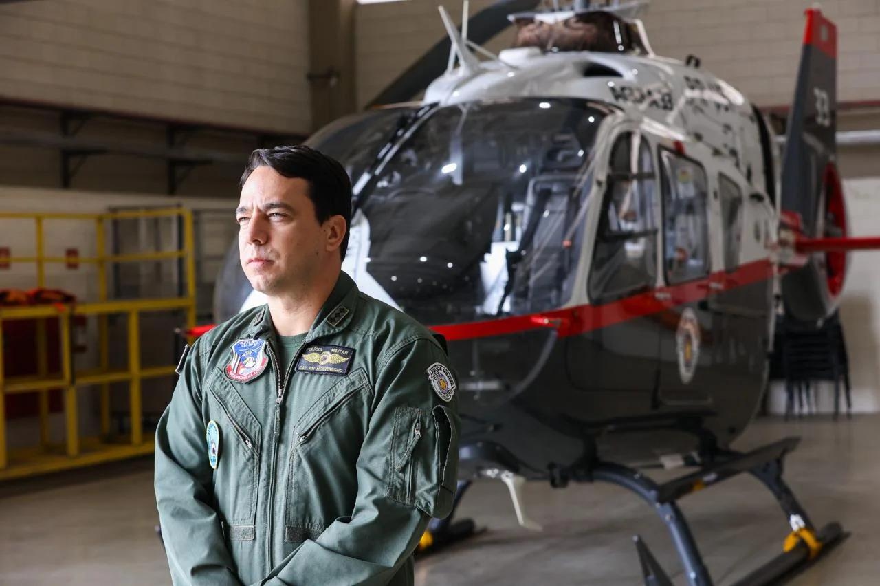 ‘Voar para servir’: veja como é a rotina de quem faz parte do Comando de Aviação da PM de SP ‘Voar para servir’: veja como é a rotina de quem faz parte do Comando de Aviação da PM de SP