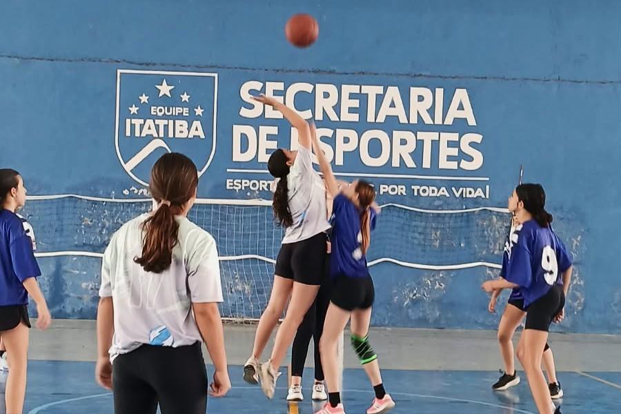 Basquete define finalistas dos Jogos Escolares de Itatiba