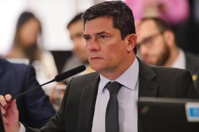 Direita amplia força nos Estados e vence 10 de 19 governos no primeiro turno