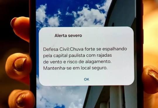 Do alerta à chuva: veja como funciona o Cell Broadcast e o que fazer em temporais em SP