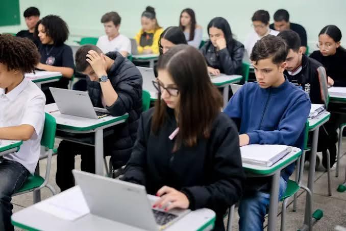 Educação de SP aplica simulado inédito do Provão Paulista e Enem para 325 mil alunos da 3ª série do EM