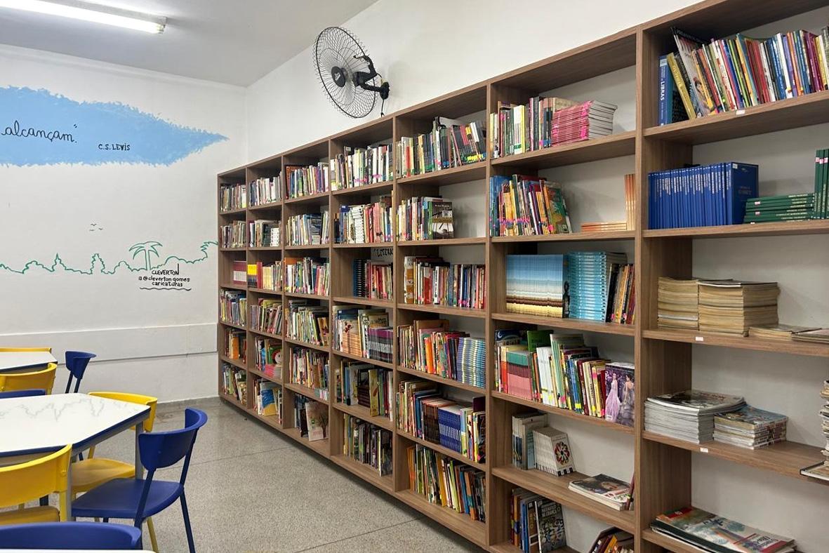 Escola do Bairro do Pinhal ganha espaço renovado para incentivar a leitura