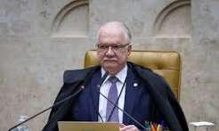 Fachin nega pedido para afastar Dino de ações sobre Flávio Bolsonaro