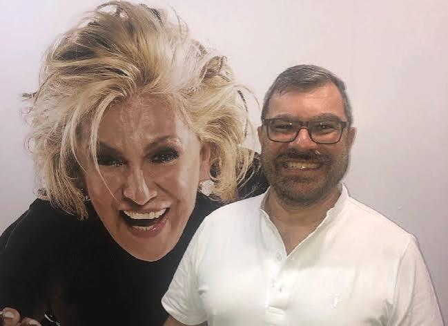 Filho de Hebe Camargo se revolta com invasões a mansão: 'Não era dela'