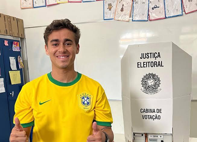 Nikolas e Pavanato são os deputados mais votados da história