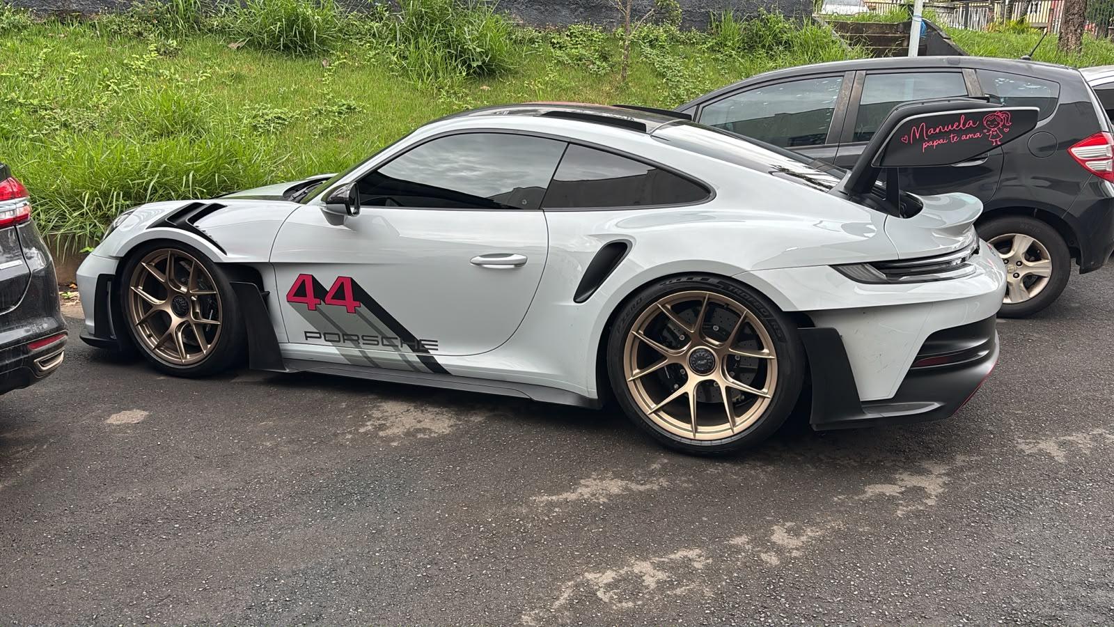 Polícia Civil apreende Porsche avaliada em R$ 2 milhões em operação contra manobras perigosas