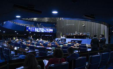 Senado renova dois terços das vagas sob disputa acirrada