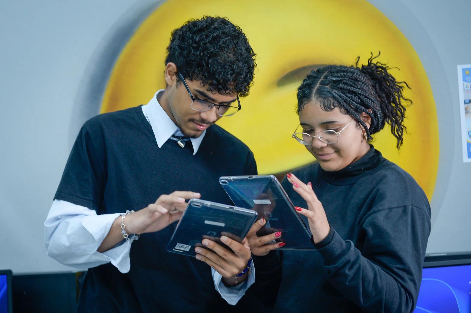 SP investe R$ 150 milhões na aquisição de 200 mil tablets para a rede estadual de ensino  